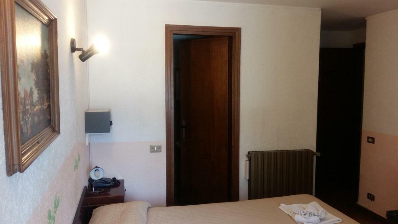 Hotel Rondanino Lanzo D'intelvi Bagian luar foto