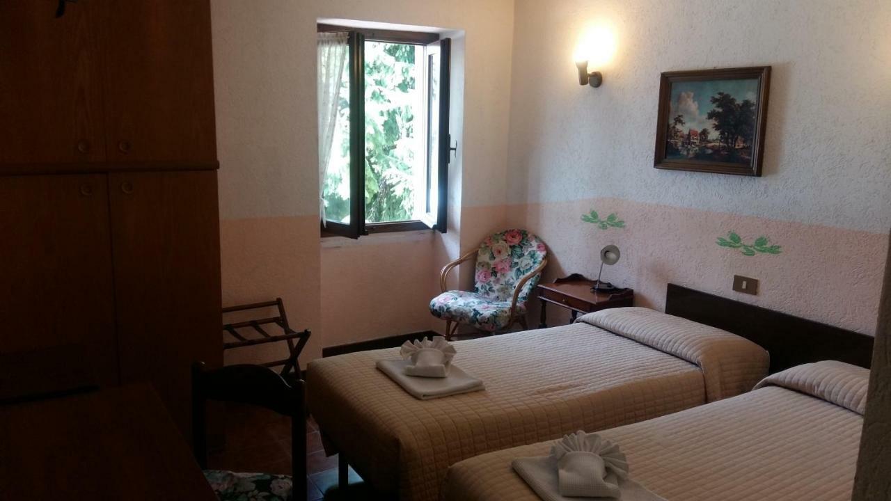 Hotel Rondanino Lanzo D'intelvi Bagian luar foto